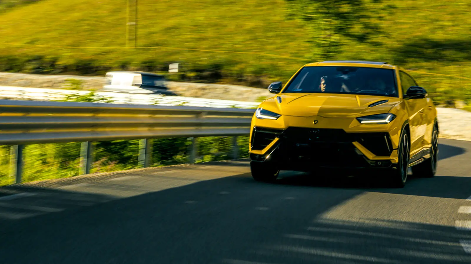 lamborghini urus photo 4